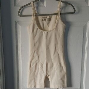 Shapermint Essentials Bodysuit Women's Size Large Shapewear In A Cream Color